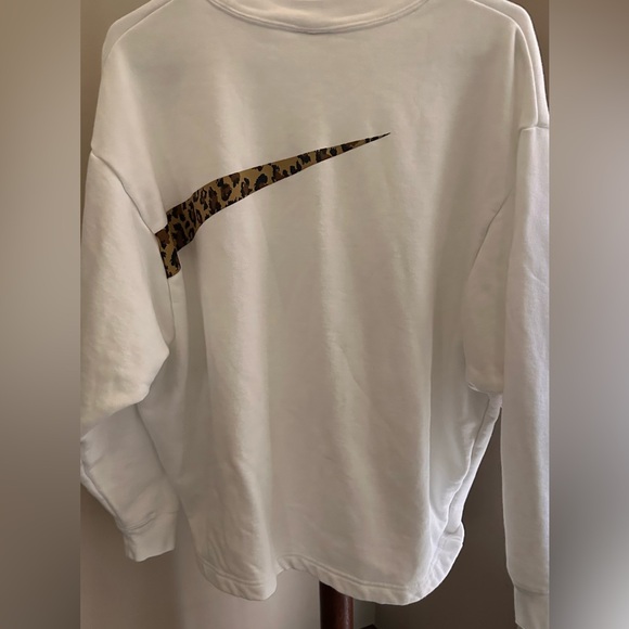 Nike White Sweater with Leopard Print Logo - Picture 4 of 4